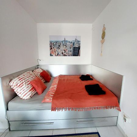 Tower Apartment With Private Terrace Next To Uno Vienna Exterior photo